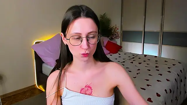 YourLovellyStory online show from 04-29-26, 05:41