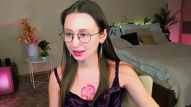 YourLovellyStory online show from 12-05-25, 11:31