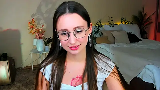 YourLovellyStory online show from 11-18-25, 05:38