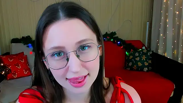 YourLovellyStory online show from 12-16-25, 04:33