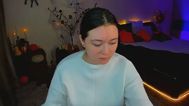 AlluringLookk online show from 10-28-25, 10:03