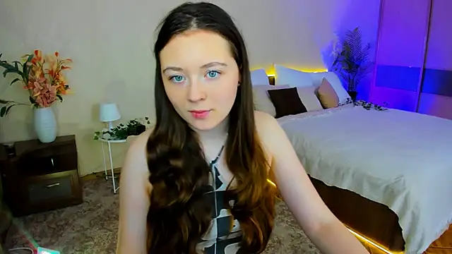 AlluringLookk online show from 10-10-25, 11:33