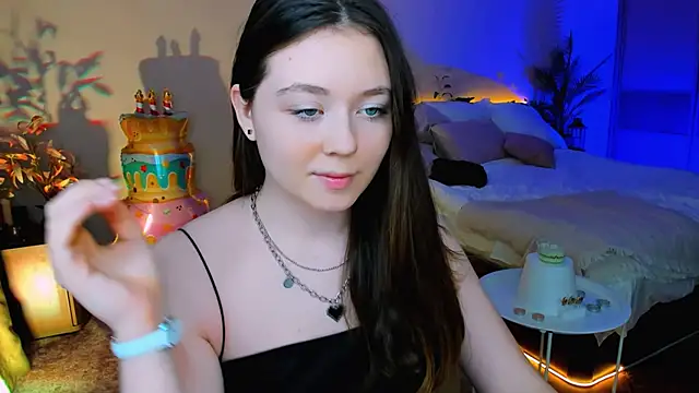 AlluringLookk online show from 11-27-25, 11:21