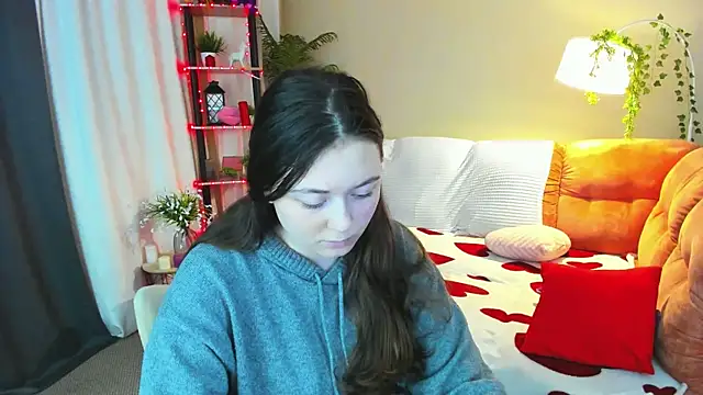 AlluringLookk online show from 04-14-26, 05:18