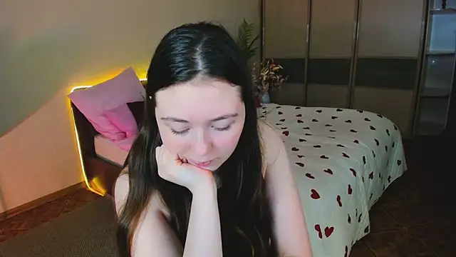 AlluringLookk online show from 04-10-26, 12:23