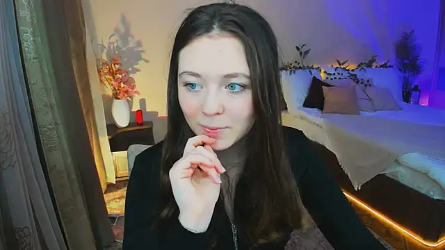 AlluringLookk online show from 11-07-25, 04:22