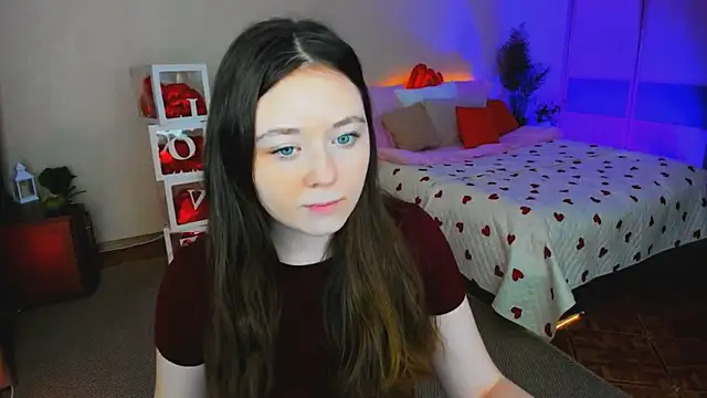 Snapshot of AlluringLookk chatting on 02-12-26, 04:18 AlluringLookk online show from 02-12-26, 04:18