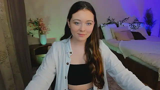 AlluringLookk online show from 09-08-25, 03:11