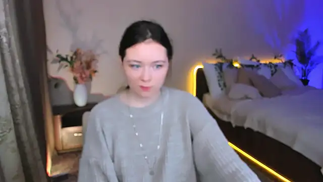 AlluringLookk online show from 09-20-25, 04:17