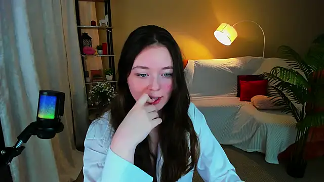 Snapshot of AlluringLookk chatting on 02-19-26, 05:32 AlluringLookk online show from 02-19-26, 05:32