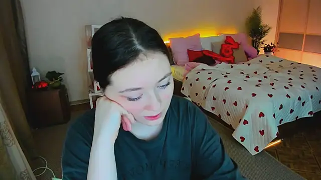 Snapshot of AlluringLookk chatting on 02-15-26, 08:35 AlluringLookk online show from 02-15-26, 08:35