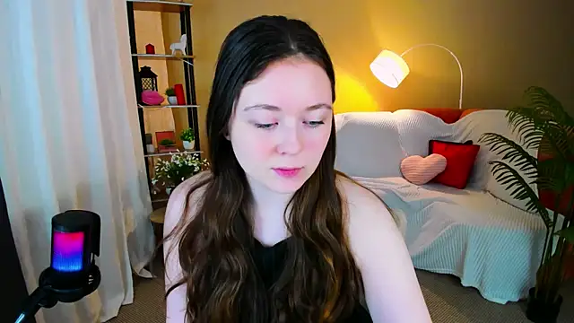 Snapshot of AlluringLookk chatting on 02-27-26, 12:05 AlluringLookk online show from 02-27-26, 12:05