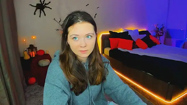 AlluringLookk online show from 10-29-25, 04:28