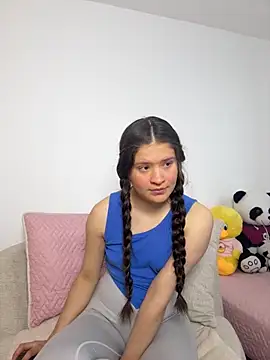 Emilyybennet  online show from 10-08-25, 08:31