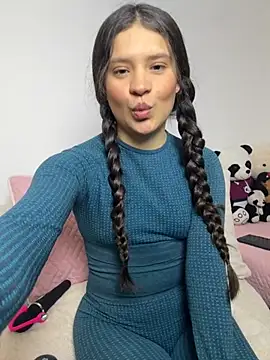 Emilyybennet  online show from 10-17-25, 10:33