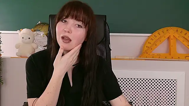 VanessaFields online show from 10-28-25, 03:11