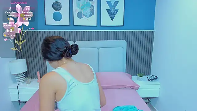 Ivy petit online show from 12-20-25, 07:28