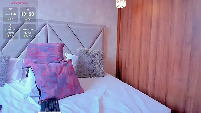 Im Manu online show from 10-24-25, 03:33