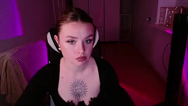 AngelicaHollywood online show from 02-25-26, 09:47