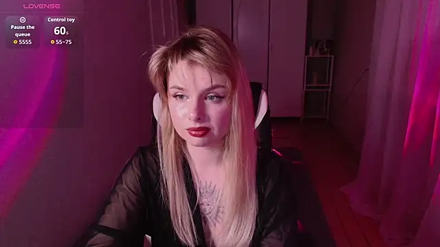 Snapshot of AngelicaHollywood chatting on 03-20-26, 09:27 AngelicaHollywood online show from 03-20-26, 09:27