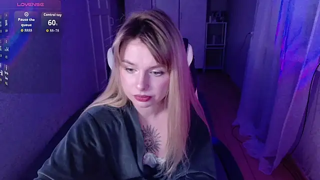 Snapshot of AngelicaHollywood chatting on 03-25-26, 08:08 AngelicaHollywood online show from 03-25-26, 08:08