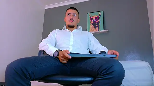 MrFox   online show from 04-15-26, 07:58