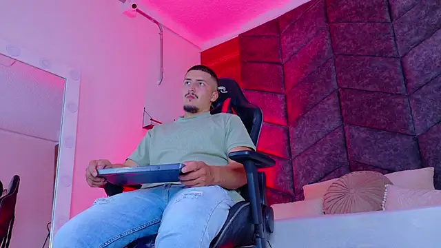 MrFox   online show from 02-21-26, 07:49