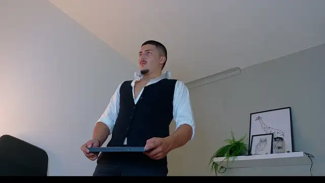 MrFox   online show from 11-14-25, 07:39