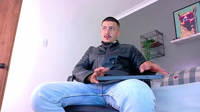 MrFox   online show from 03-08-26, 04:32