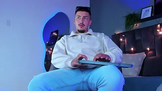 MrFox   online show from 02-04-26, 07:31