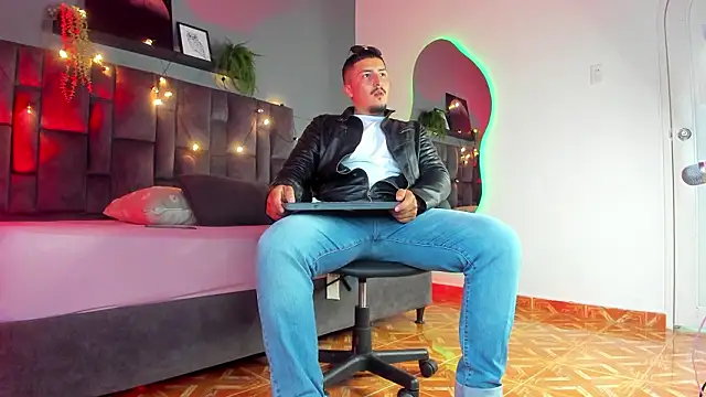 MrFox   online show from 02-05-26, 07:32