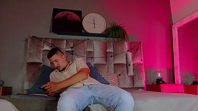 MrFox   online show from 02-26-26, 07:47