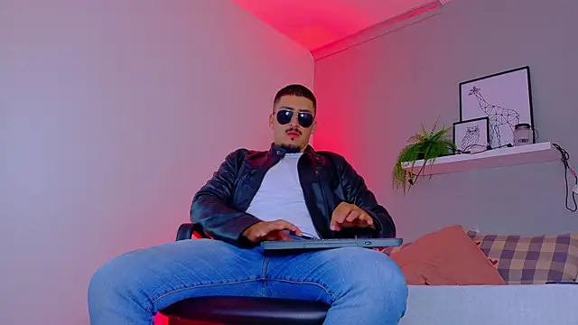 MrFox   online show from 01-14-26, 07:39