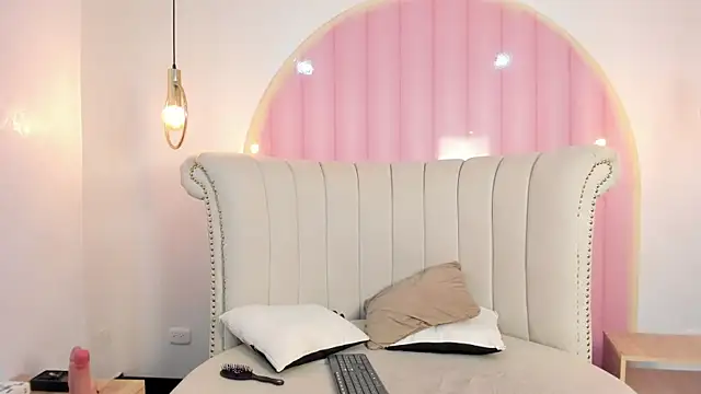 Emilia Bons online show from 01-14-26, 12:42