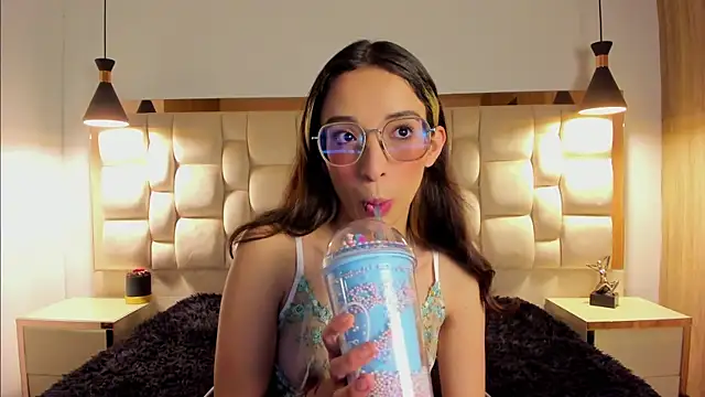 Emilia Bons online show from 10-23-25, 02:05