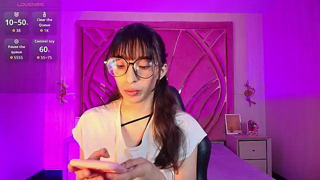 Emilia Bons online show from 03-10-26, 01:26