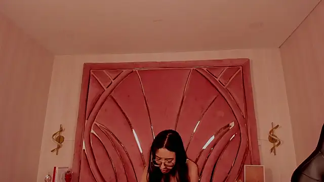 Emilia Bons online show from 11-07-25, 01:43