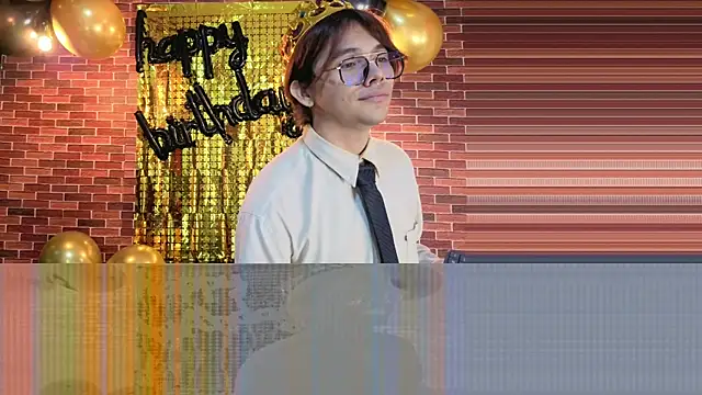 Snapshot of oliver_big19 chatting on 10-12-25, 03:35 oliver big19 online show from 10-12-25, 03:35