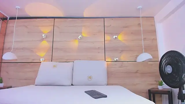 chloe murray online show from 11-11-25, 06:08