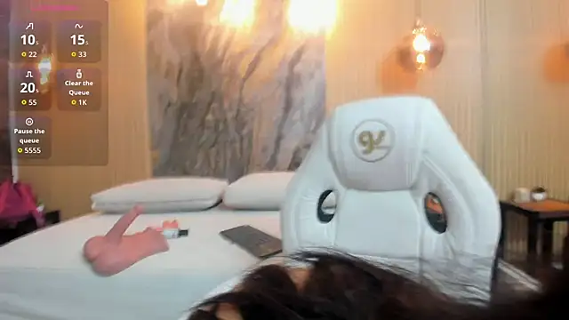 chloe murray online show from 10-29-25, 07:13