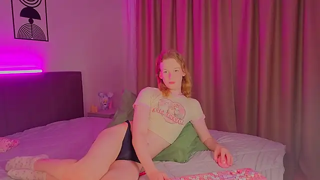 Olivia-Pink online show from 06-14-26, 09:27