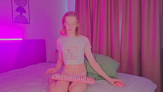 Olivia-Pink online show from 06-01-26, 07:30
