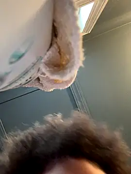 chocolate bella online show from 11-25-25, 06:30