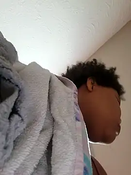 chocolate bella online show from 02-17-26, 04:37