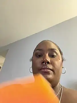 Cocomamii1 online show from 03-17-26, 12:24