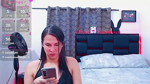 Snapshot of Azley_sweet chatting on 04-07-26, 01:24 Azley sweet online show from 04-07-26, 01:24