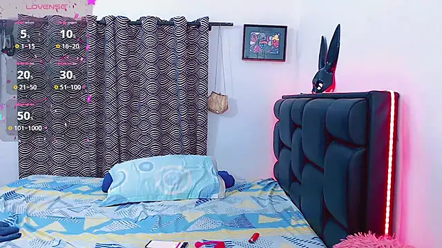 Snapshot of Azley_sweet chatting on 04-01-26, 12:02 Azley sweet online show from 04-01-26, 12:02