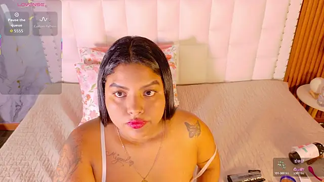 curvybrunnett online show from 11-16-25, 12:10