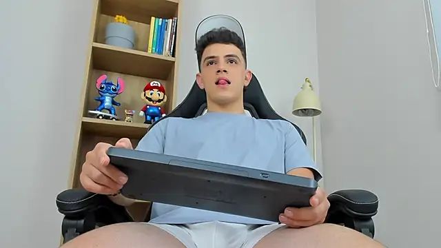 Mikecooper online show from 03-26-26, 02:32