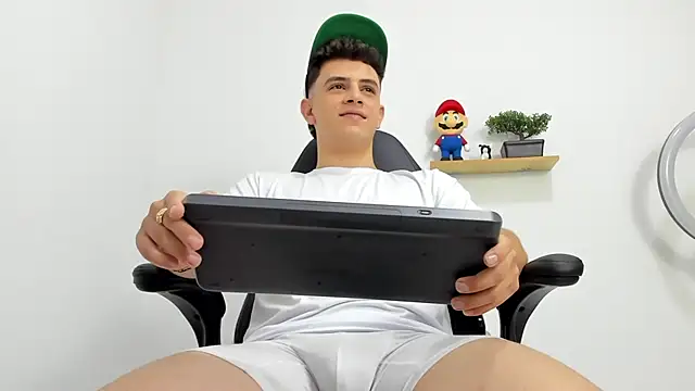 Mikecooper online show from 09-23-25, 02:18